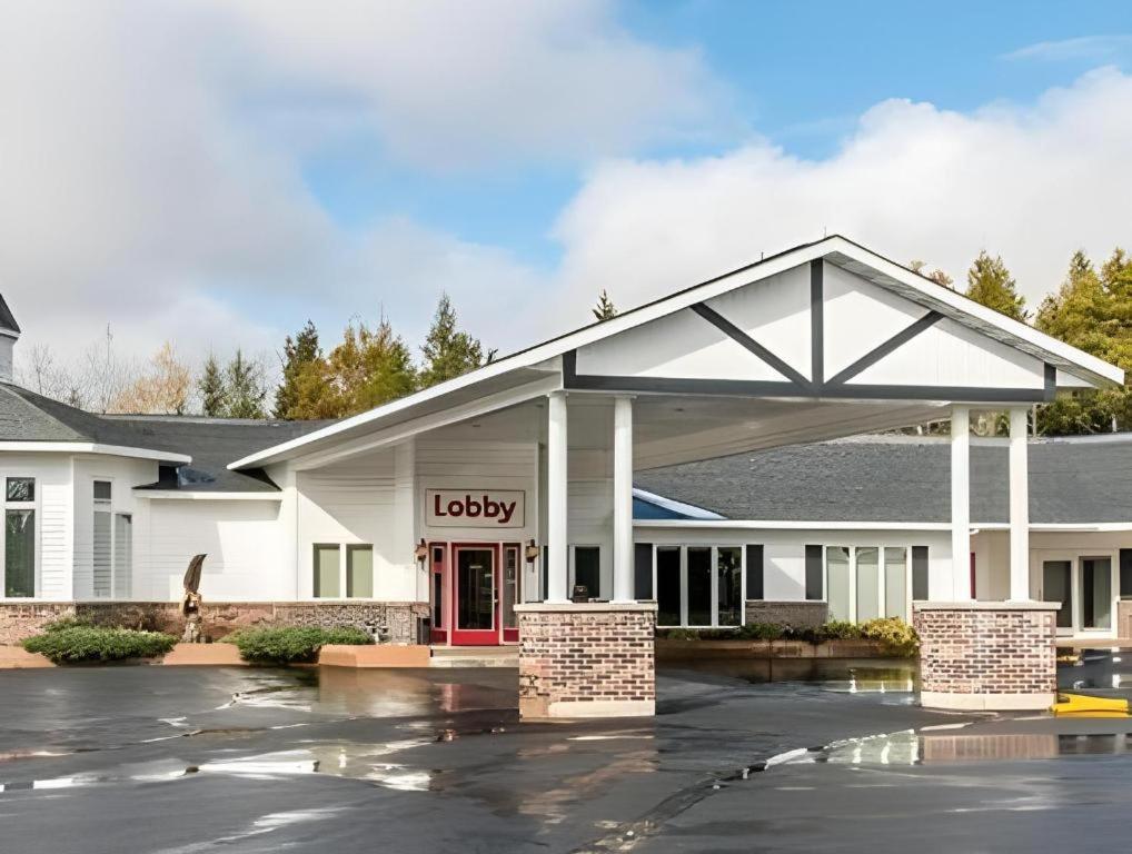 Econo Lodge Lakeshore Manistique Exterior foto