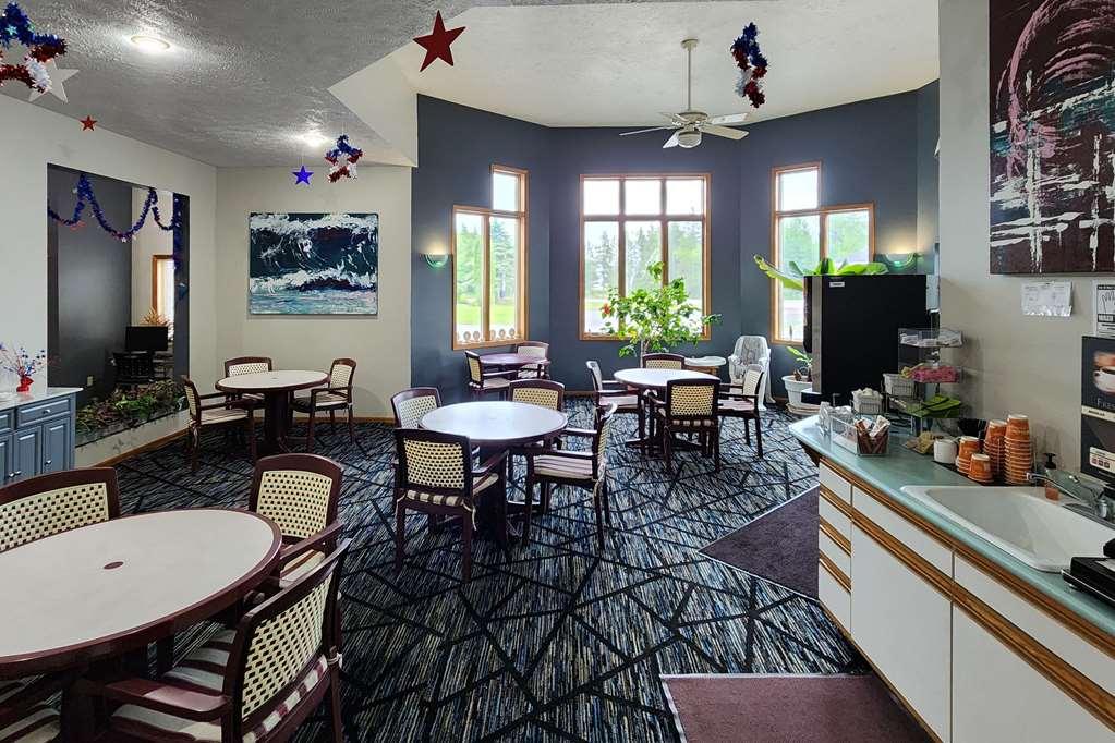 Econo Lodge Lakeshore Manistique Restaurant foto